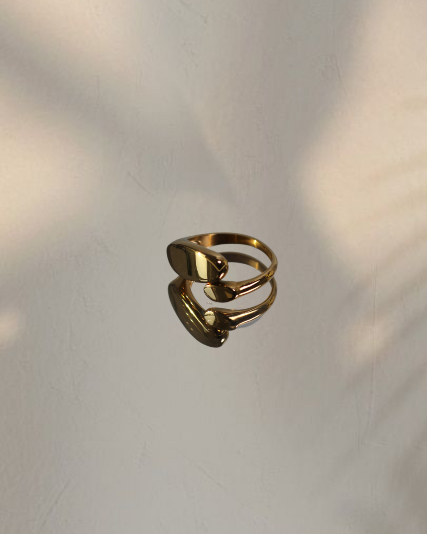 ASYMETRIC MINIMALIST RING