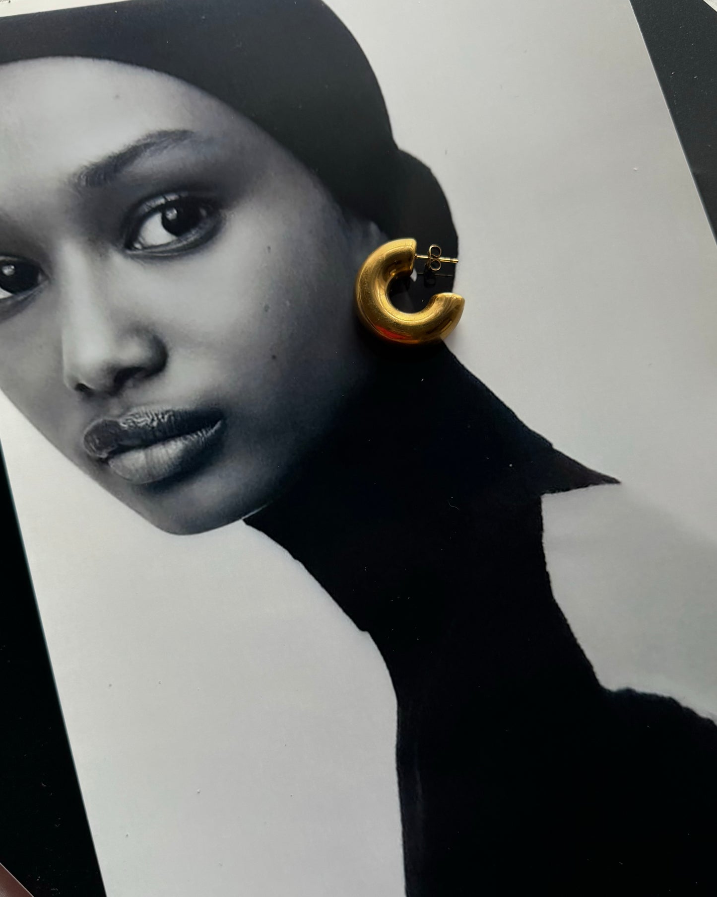 WARIS HOOP EARRINGS